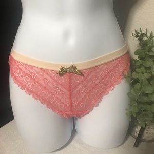 Victoria Lace Thong